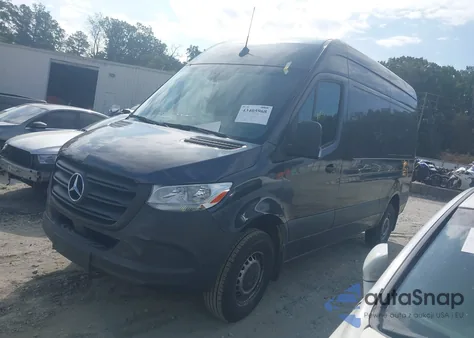 2021 Mercedes-Benz Sprinter 2500 Standard Roof V6 z USA, uszkodzony, nr VIN W1Y4EBHY9MT068645